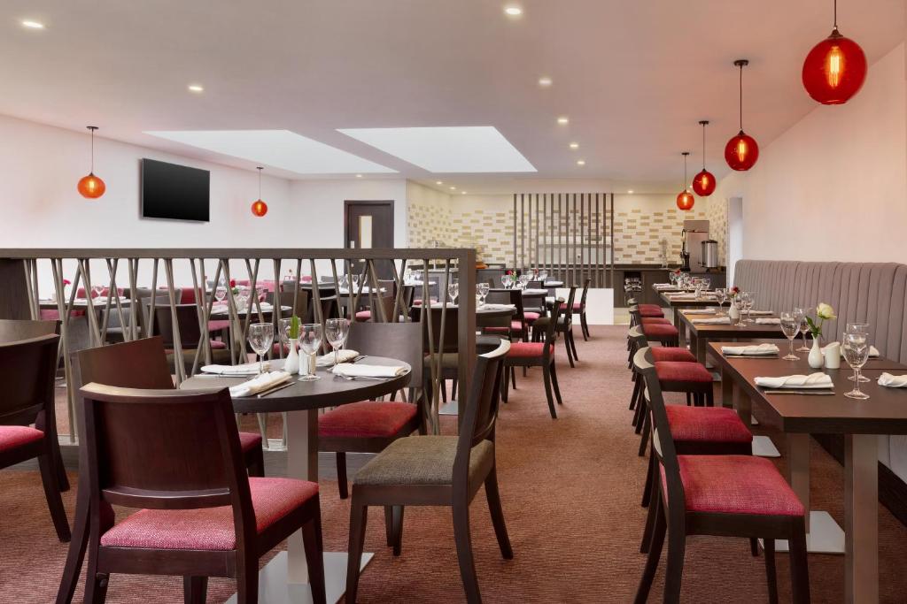 Ramada by Wyndham Bristol West photo 3