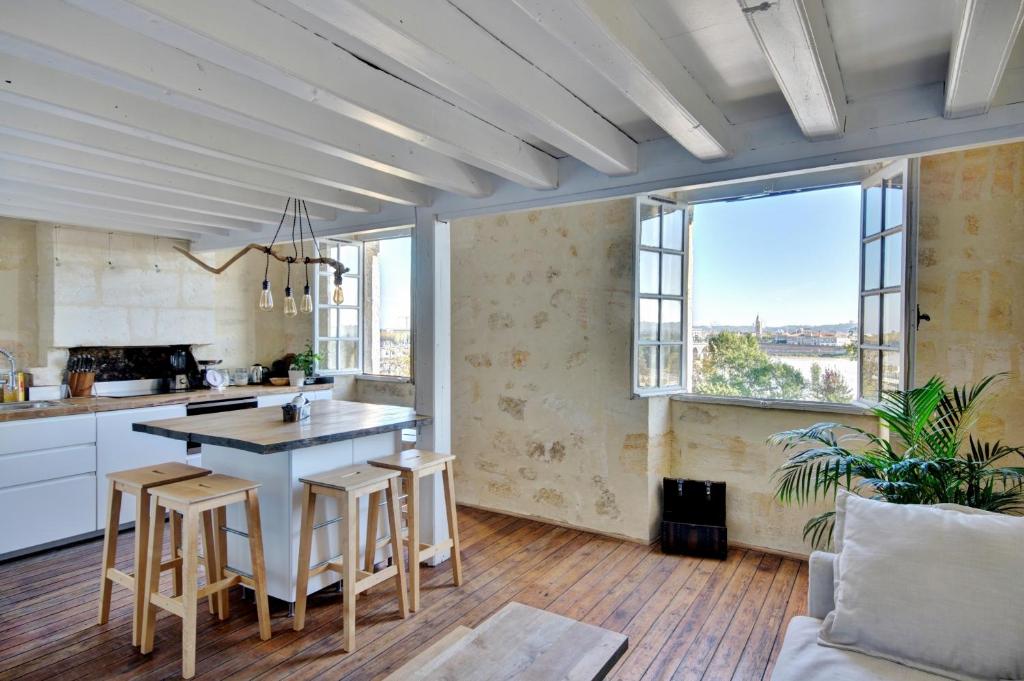 LE SECRET DE BACCHUS by Cocoonr — Hotel in Bordeaux