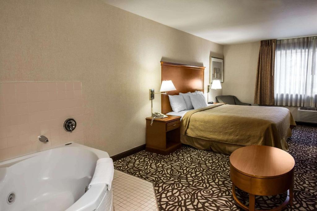 Quality Inn Kennewick Main image 1