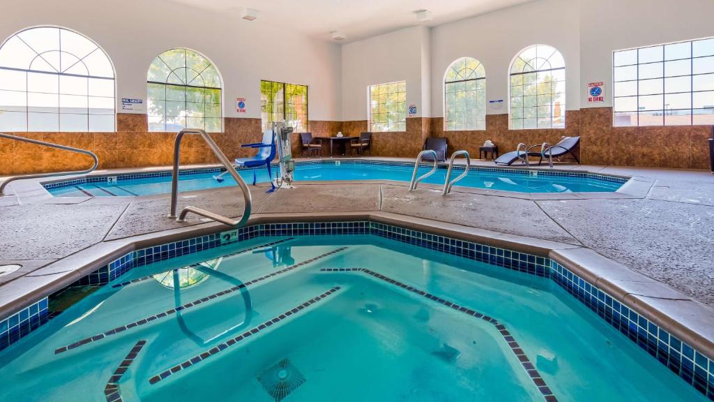 Best Western Plus Wendover Inn Photo 16