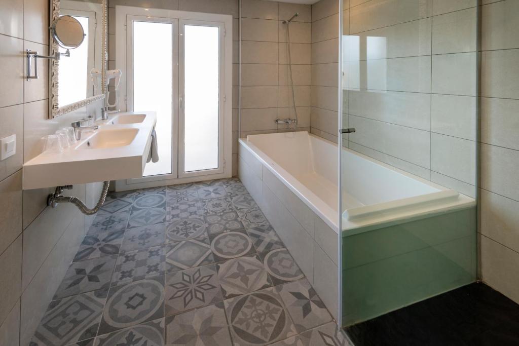 Hotel Sorra Daurada Splash — Malgrat de Mar, Catalonia