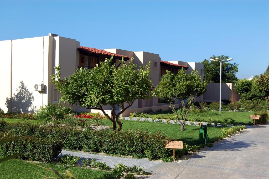 ILIOS K Village Resort — Hotel building in Tigaki, South Aegean