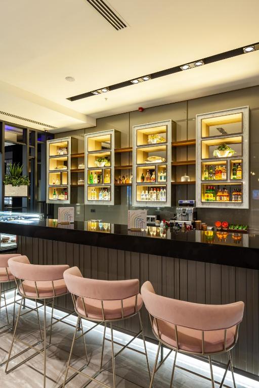 Pub/Lounge