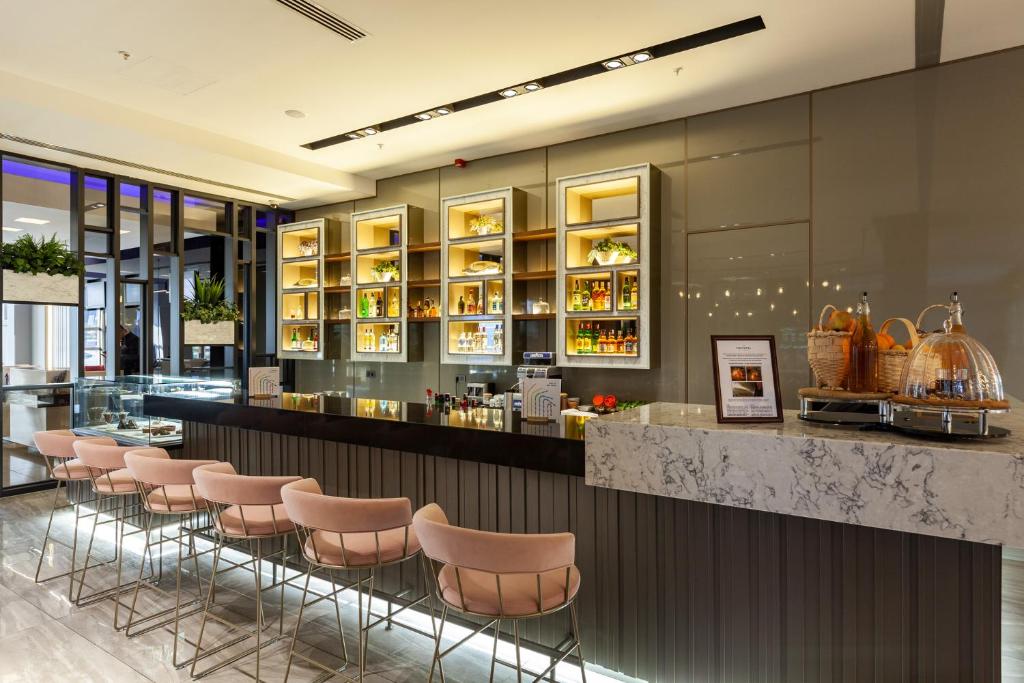Pub/Lounge