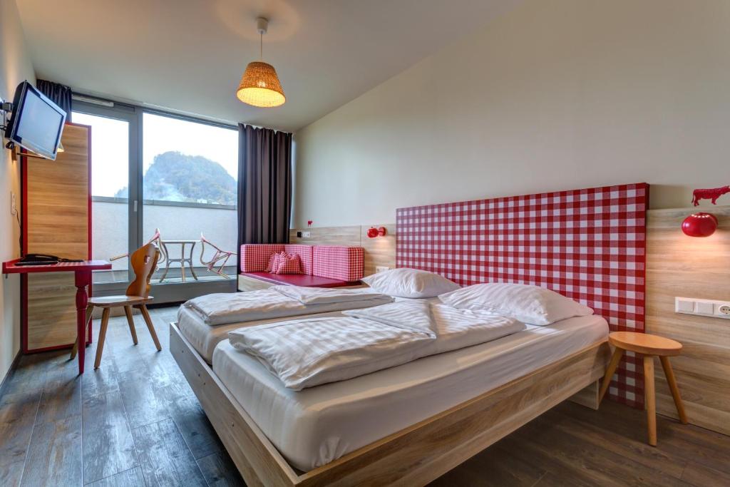 MEININGER Hotel Salzburg City Center - 2