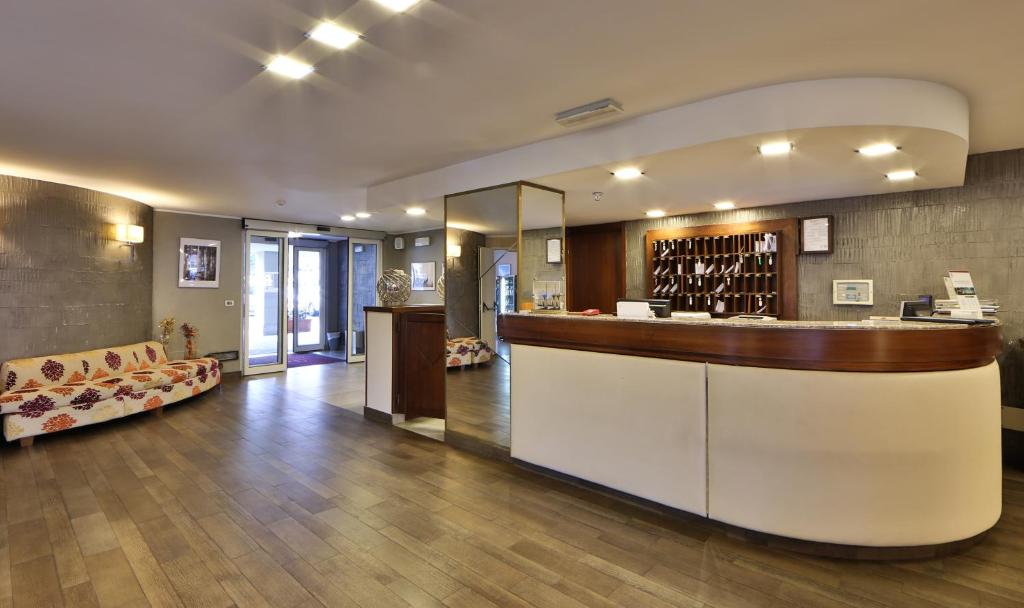 Regal Hotel & Residence photo