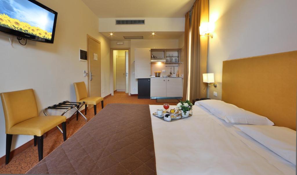 Regal Hotel &amp; Residence — Hotel in Brescia