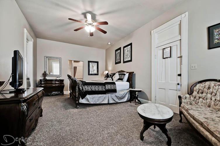 New Orleans Hotel Eureka Springs photo