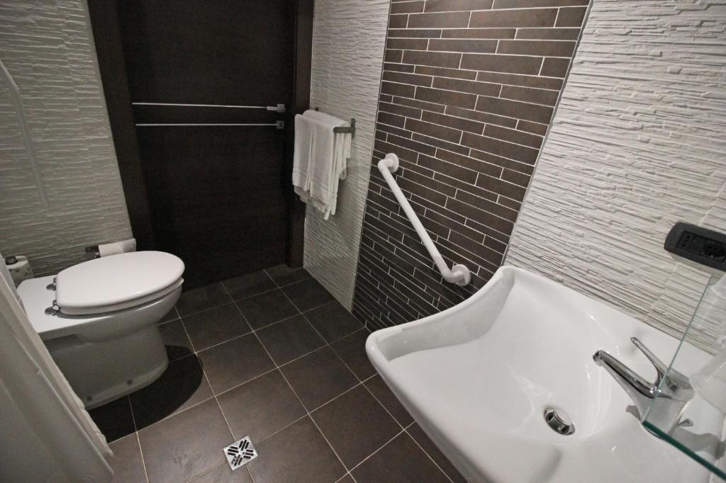 Hotel Charter - 5