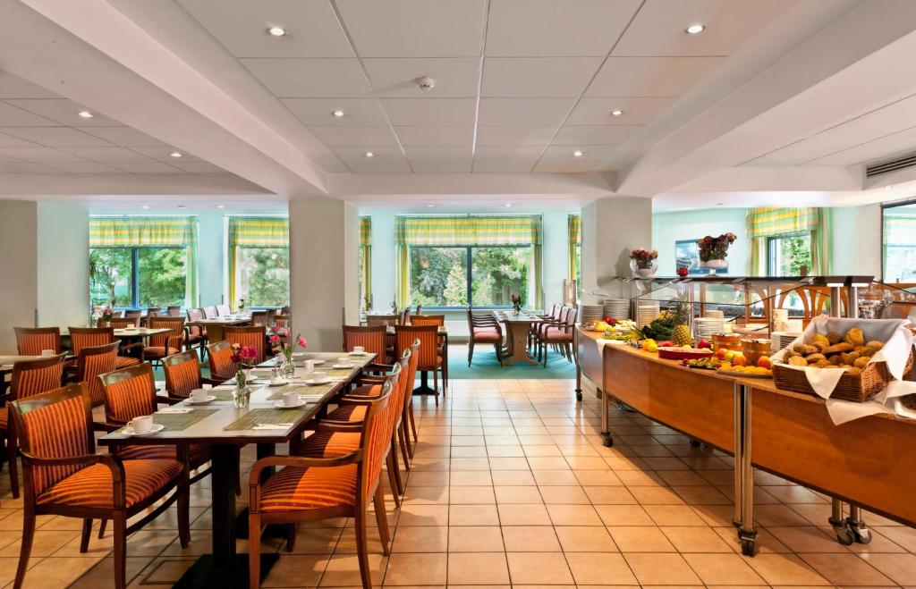 グッド モーニング プラス ベルリン シティ イースト ホテル - Dining image