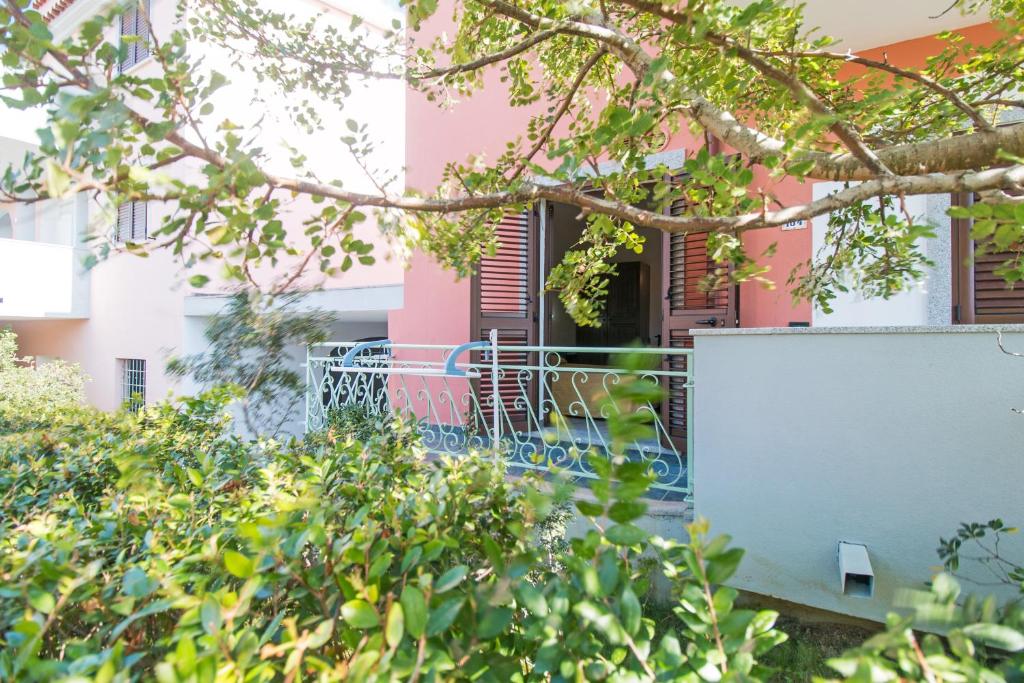 Residenza Gli Ontani — Hotel building in Orosei, Sardinia