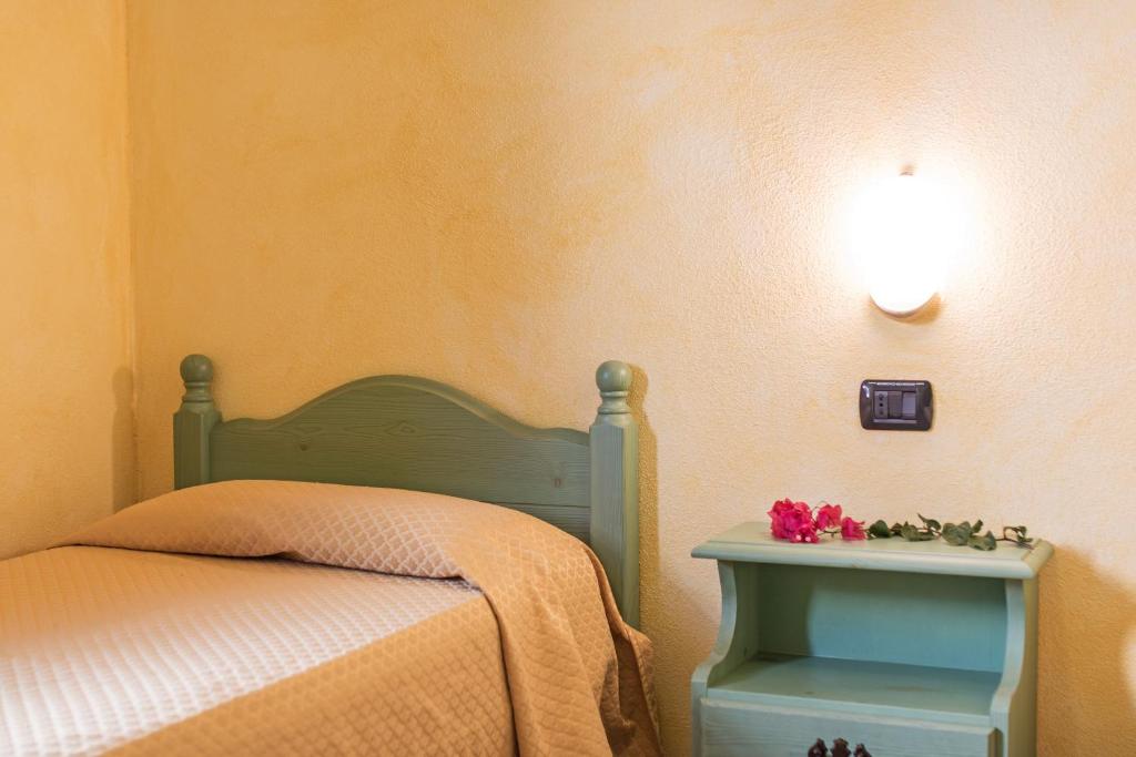 Residenza Gli Ontani — Hotel rooms in Orosei, Sardinia