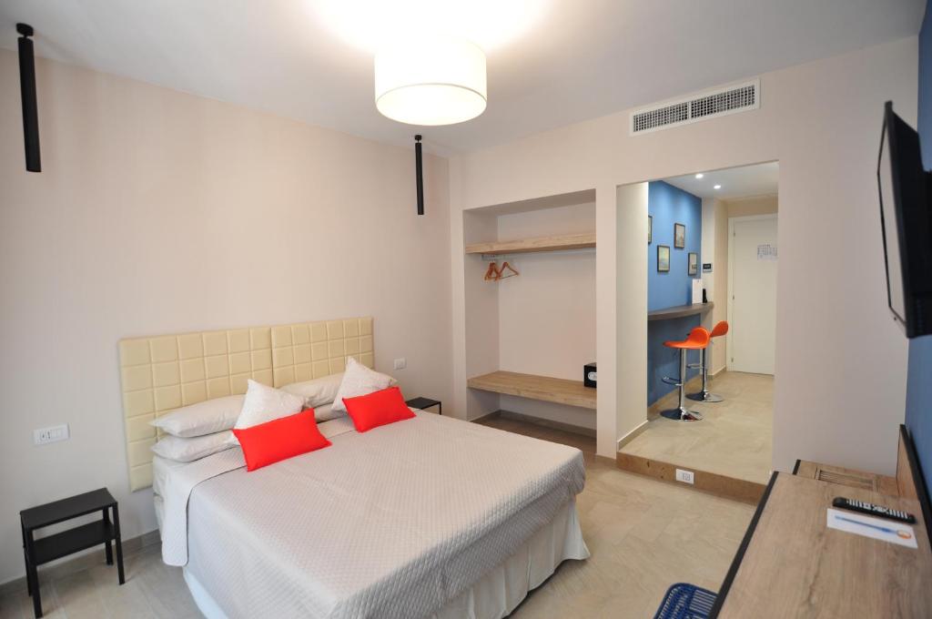 Naples Delco Naples room