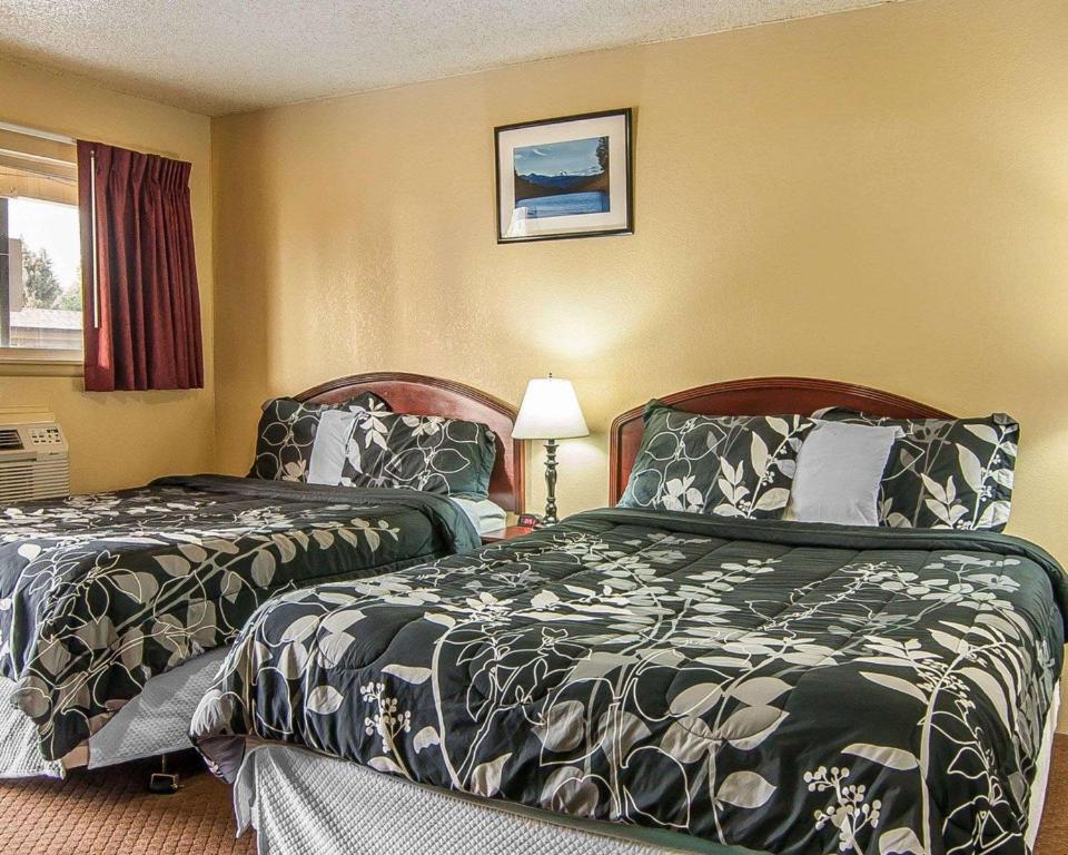 Rodeway Inn & Suites Bend Photo 3