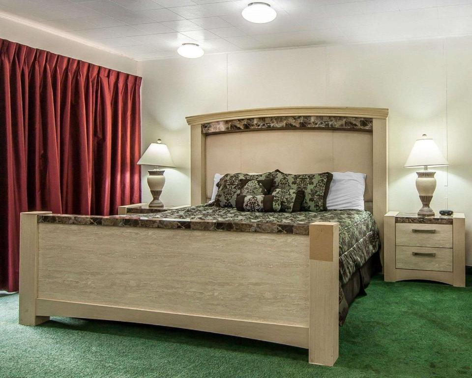 Rodeway Inn & Suites Bend Photo 21