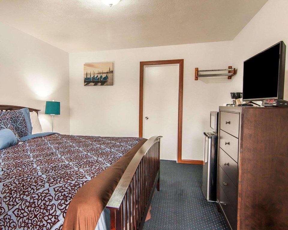 Rodeway Inn & Suites Bend Photo 29