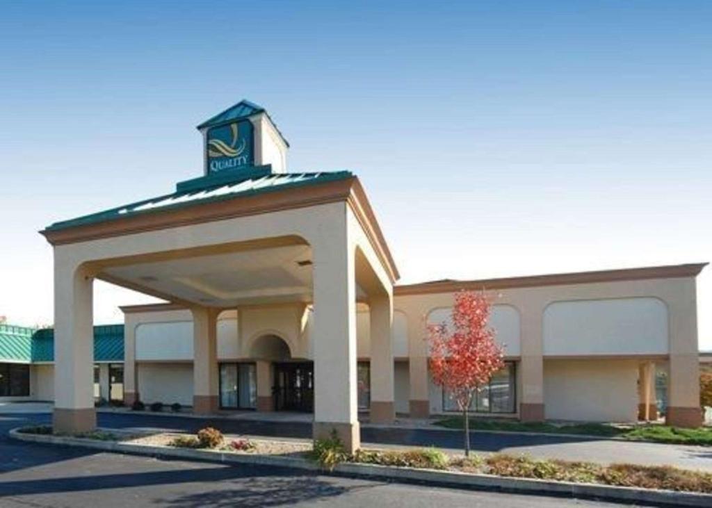 Quality Inn & Suites photo