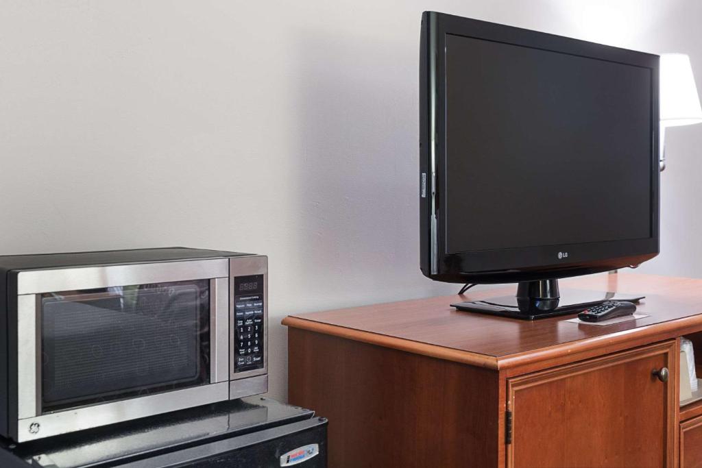 Rodeway Inn Milford Photo 4