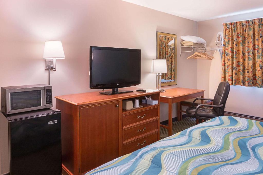 Rodeway Inn Milford Photo 23