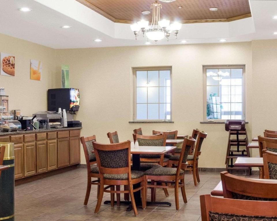Quality Inn Oacoma - Chamberlain レストラン