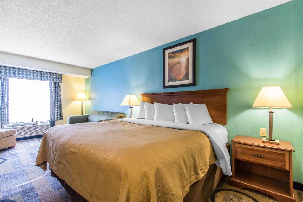 Quality Inn & Suites Memphis Photo 14