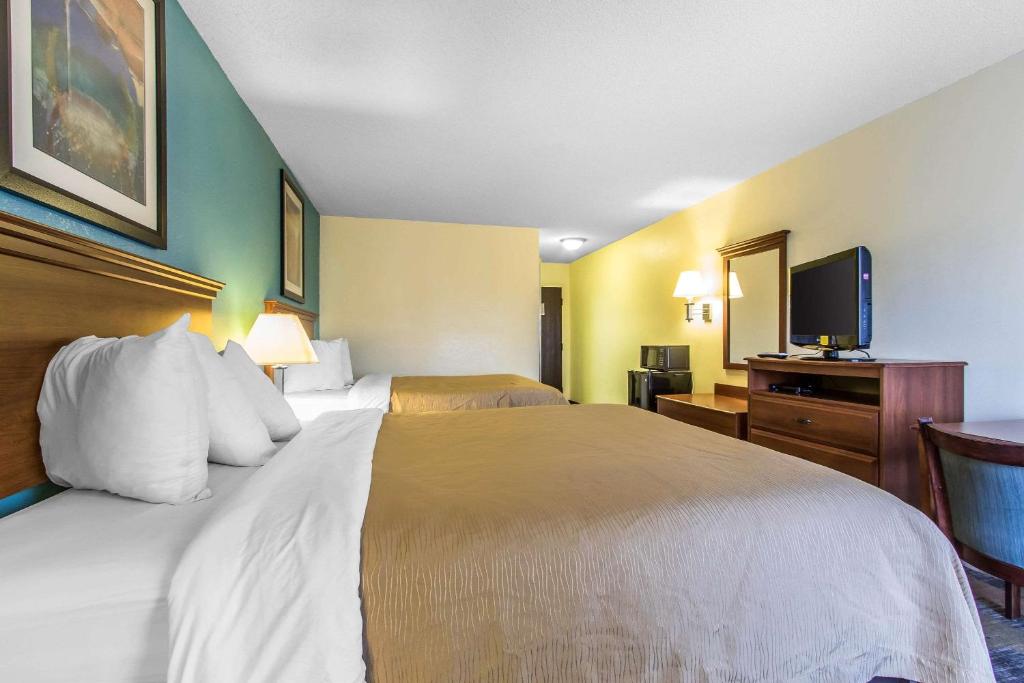 Quality Inn & Suites Memphis Photo 21