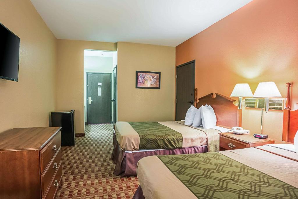 Econo Lodge Inn & Suites Ripley Photo 11