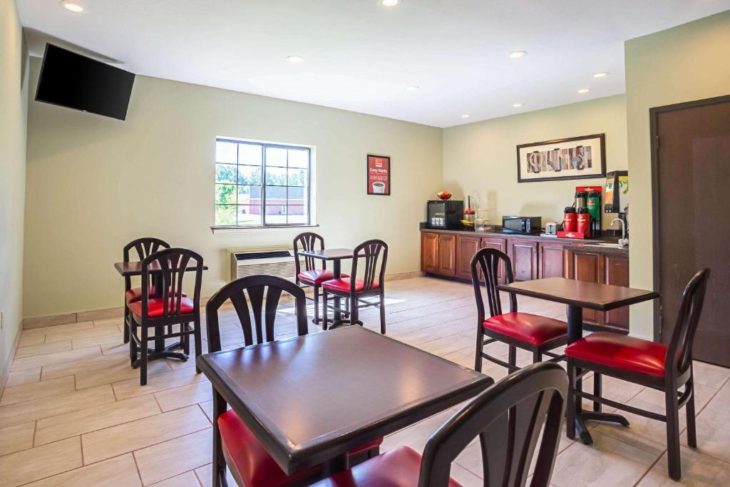 Econo Lodge Inn & Suites Ripley Photo 15