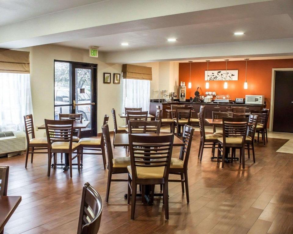 スリープ イン アーリントン ニア シックス フラッグス (Sleep Inn Arlington Near Six Flags) レストラン