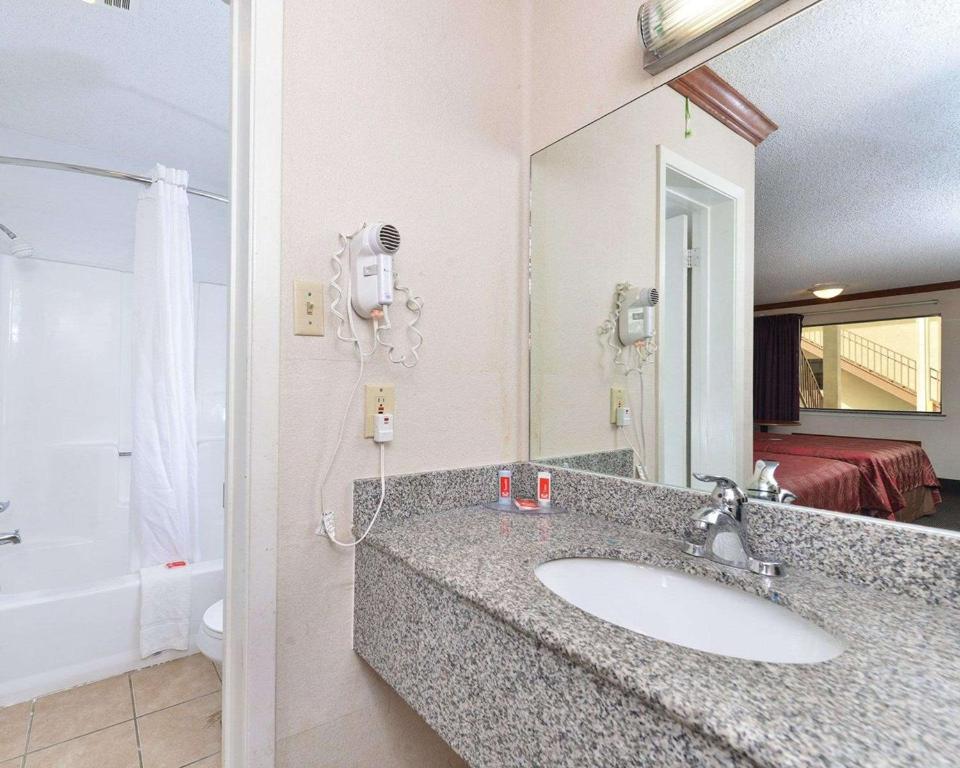 Econo Lodge Hotel Killeen photo