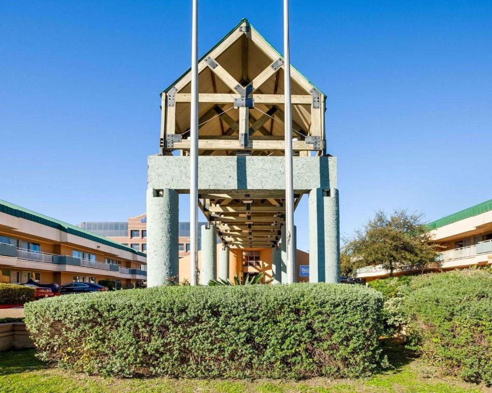 Rodeway Inn And Suites Fiesta Park photo