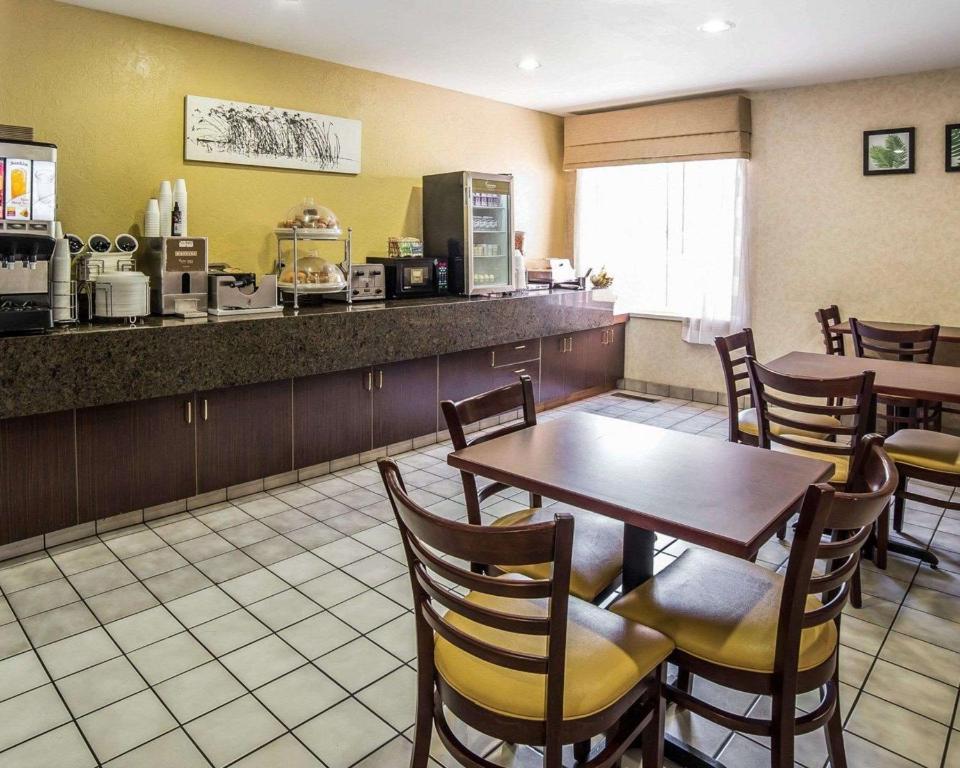 クオリティ イン モアブ スリックロック エリア (Quality Inn Moab Slickrock Area) レストラン
