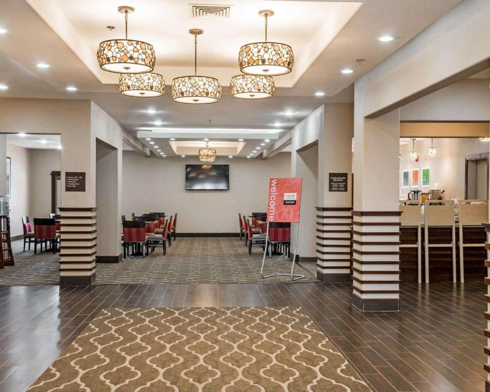 Comfort Inn & Suites Pharr - McAllen フロント・ロビー
