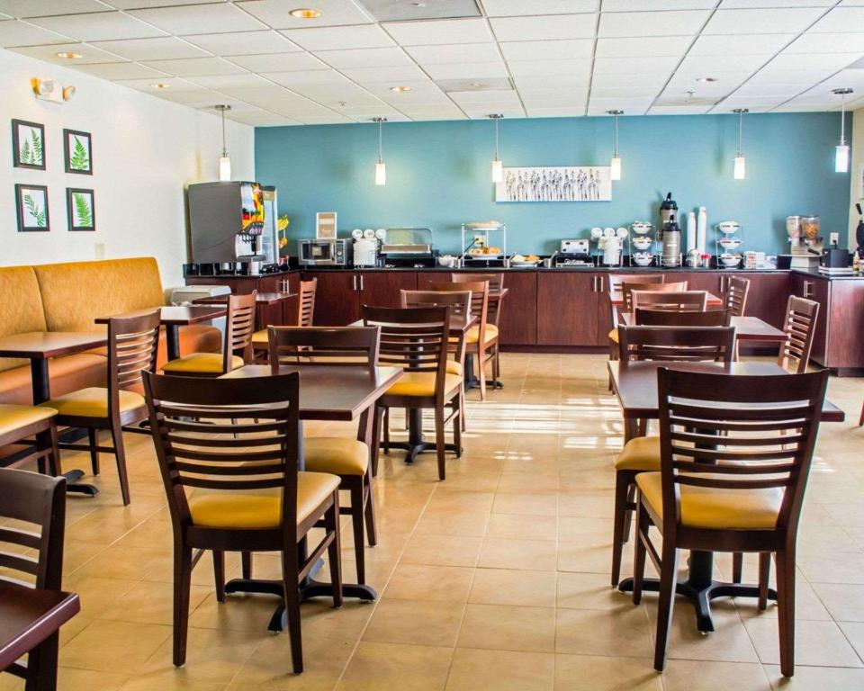 スリープ イン & スイーツ モンティチェロ (Sleep Inn & Suites Monticello) レストラン