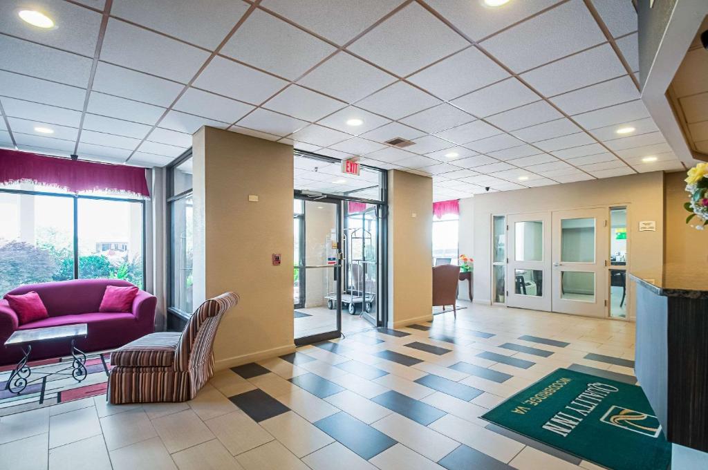 Quality Inn near Potomac Mills フロント・ロビー