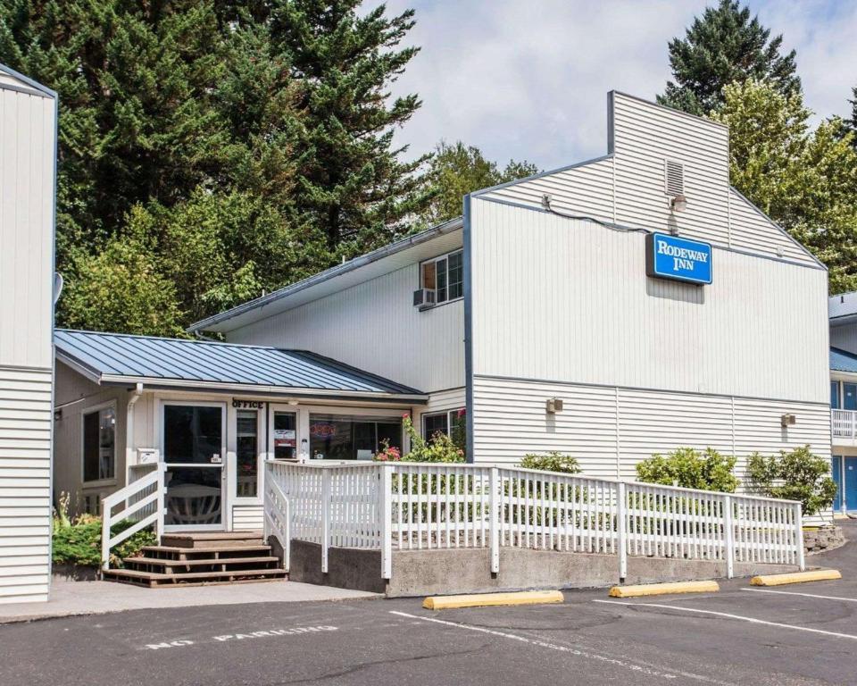 Rodeway Inn photo