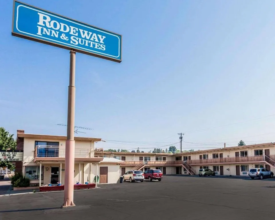 Rodeway Inn & Suites Omak - Okanogan，位于奥马克的酒店