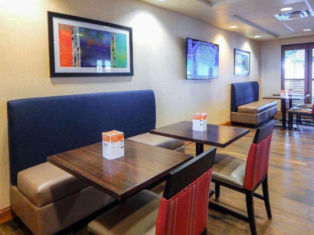 Comfort Inn & Suites Sheridan Photo 24