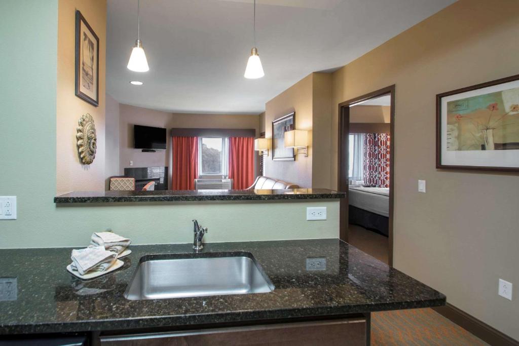 Bluegreen Vacations Odyssey Dells An Ascend Resort Photo 10