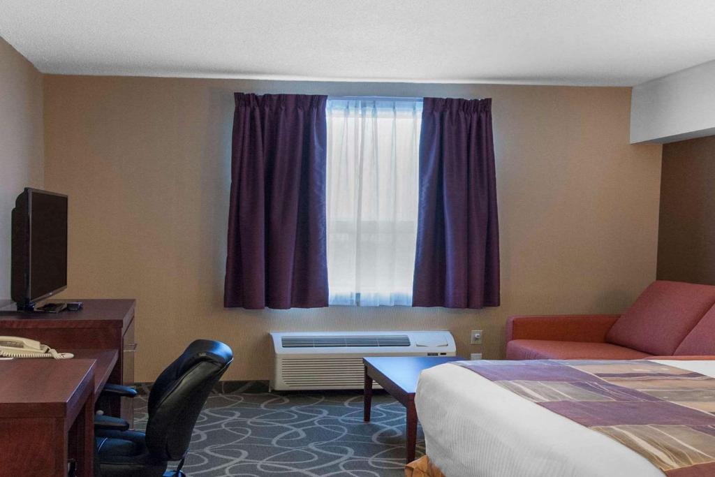 Quality Hotel & Suites Gander Photo 35