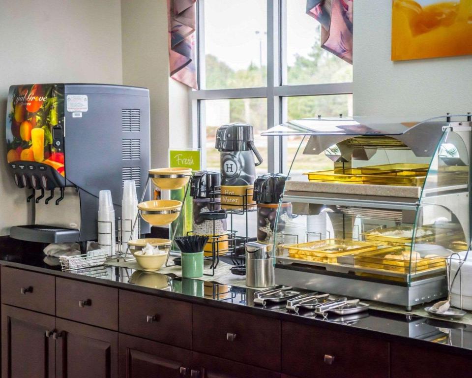 クオリティ イン チップリー インターステート 10 アット イグジット 120 (Quality Inn Chipley I-10 at Exit 120) レストラン
