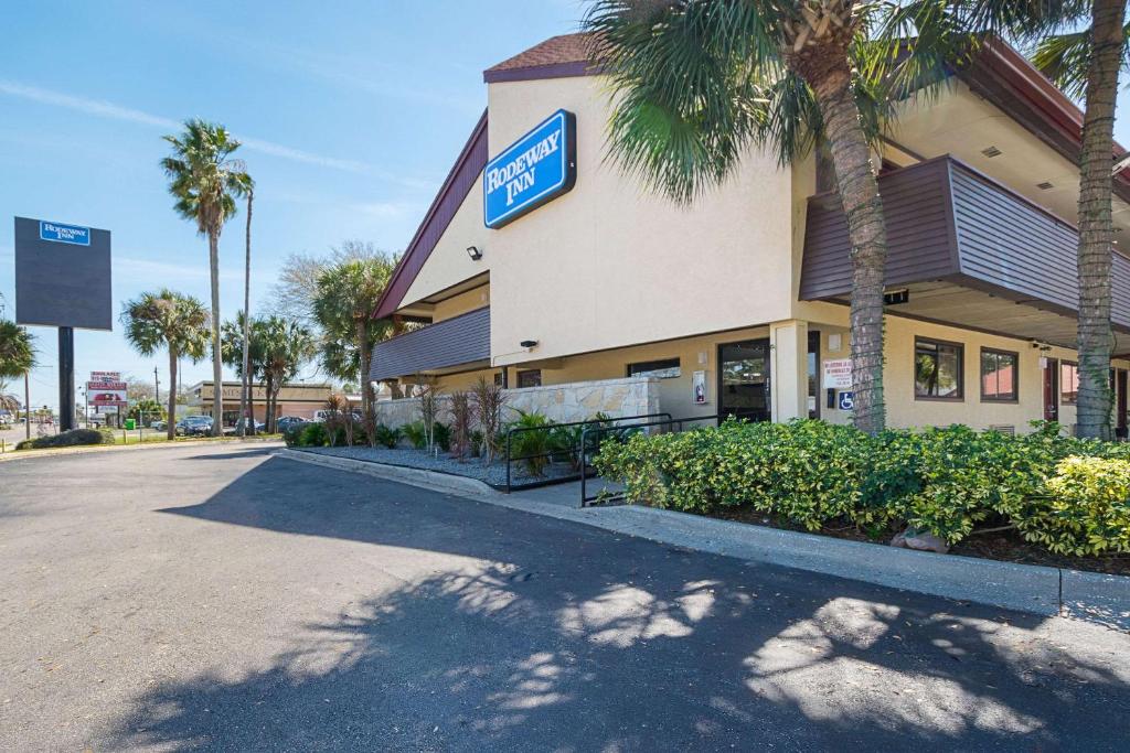 Rodeway Inn Tampa near Busch Gardens-USF photo