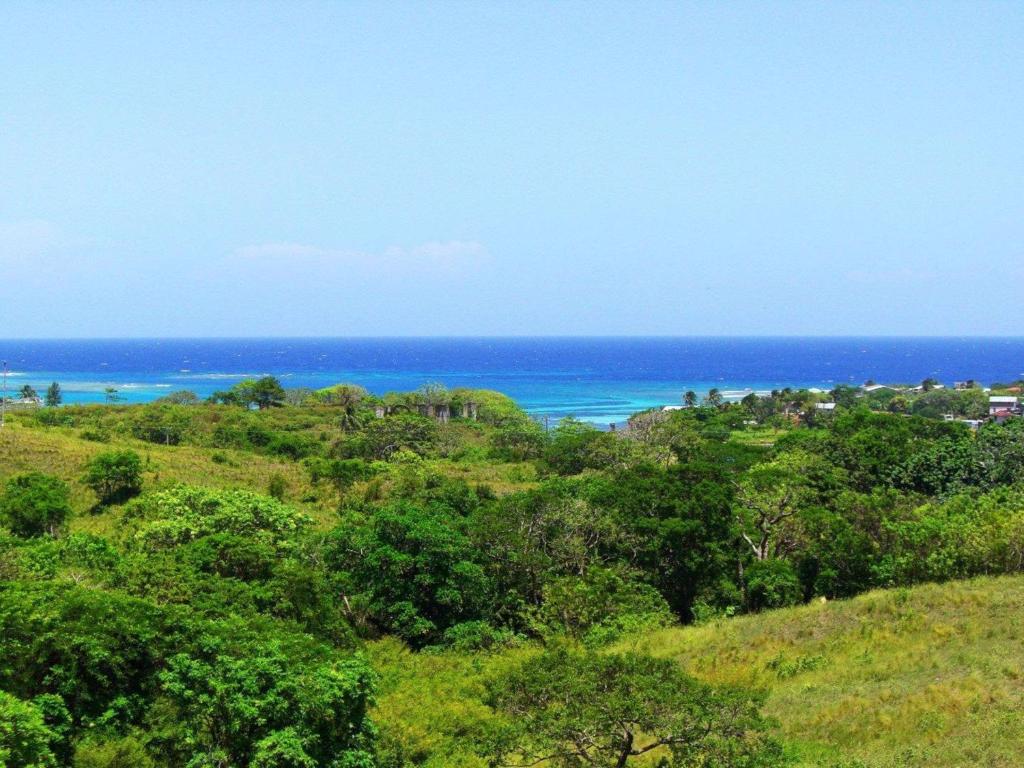 Clarion Suites Roatan At Pineapple Villas Photo 2