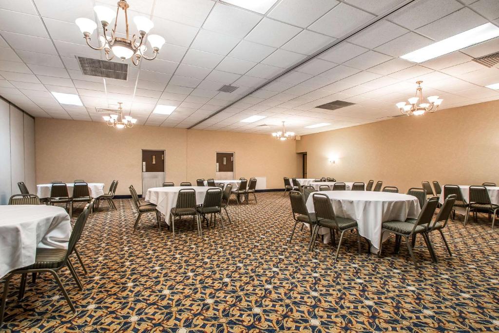 Quality Inn Morris I-80 館内設備