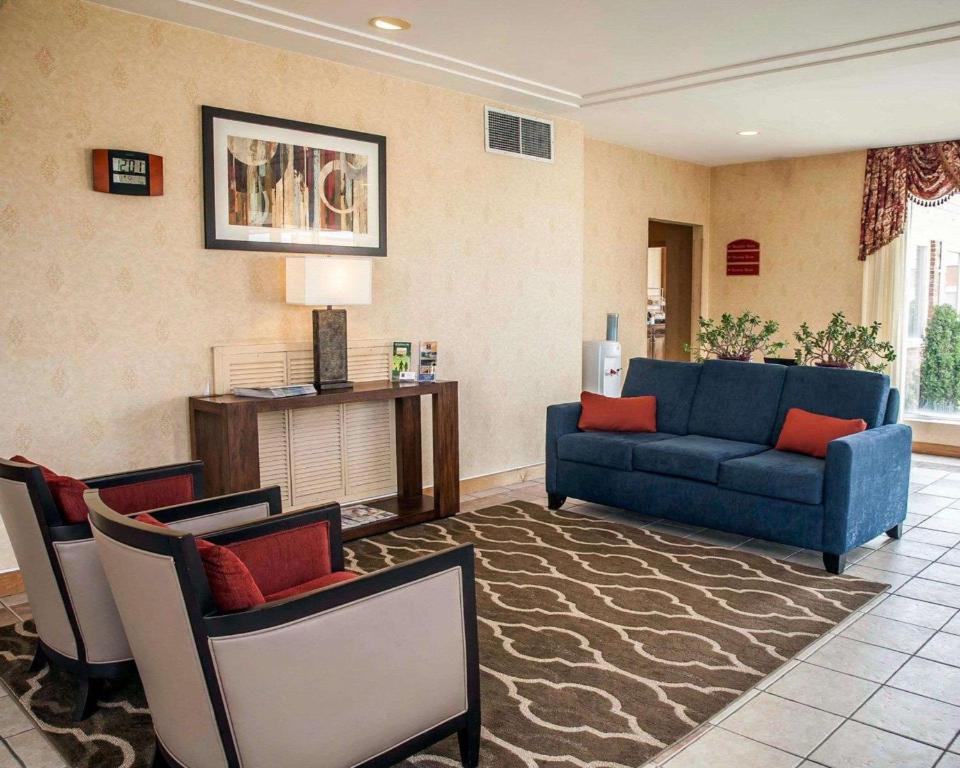 クオリティ イン シーコンク プロビデンス (Quality Inn Seekonk-Providence) フロント・ロビー