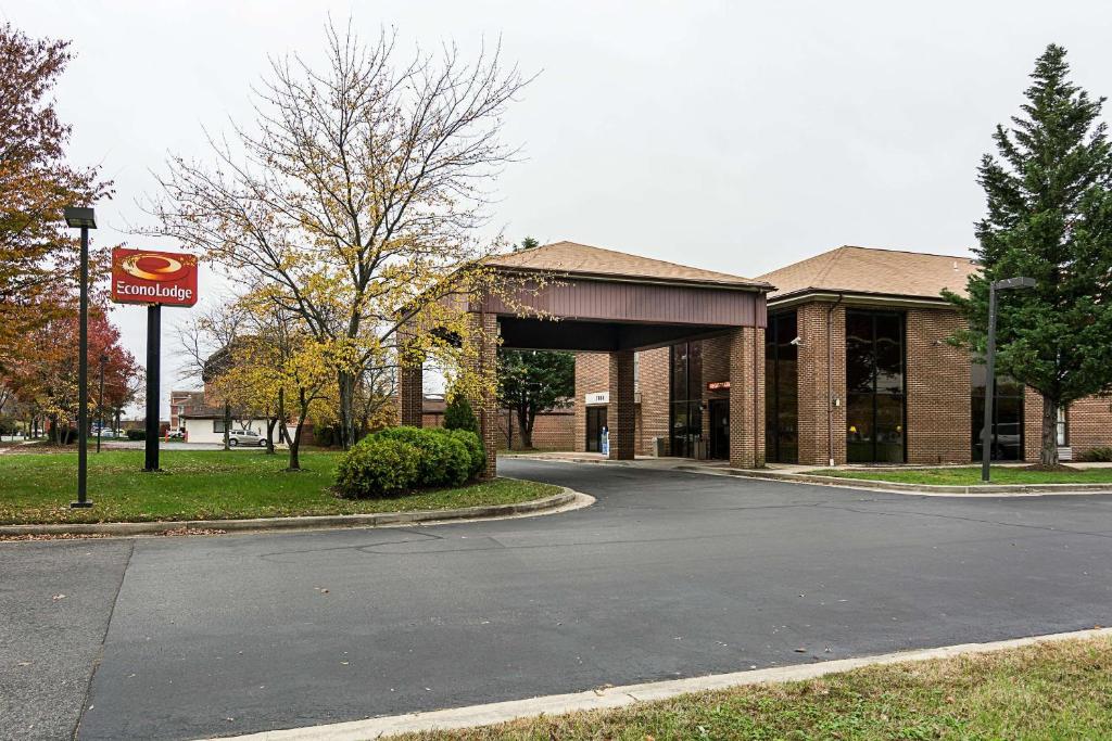 Econo Lodge Andrews AFB photo