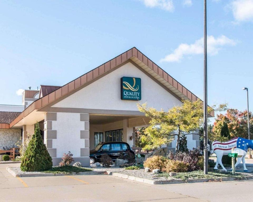 Quality Inn & Suites Escanaba Photo 0