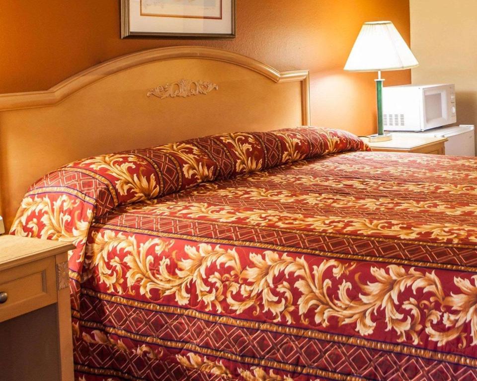 Rodeway Inn Saint Charles Photo 10