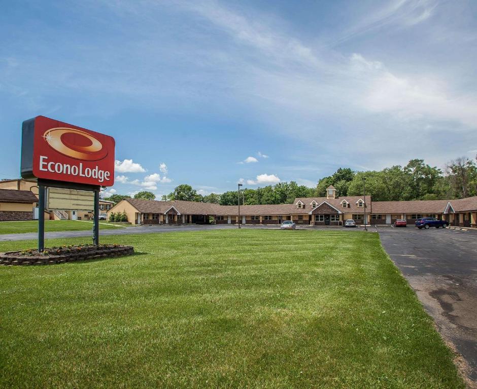 Econo Lodge, Newton