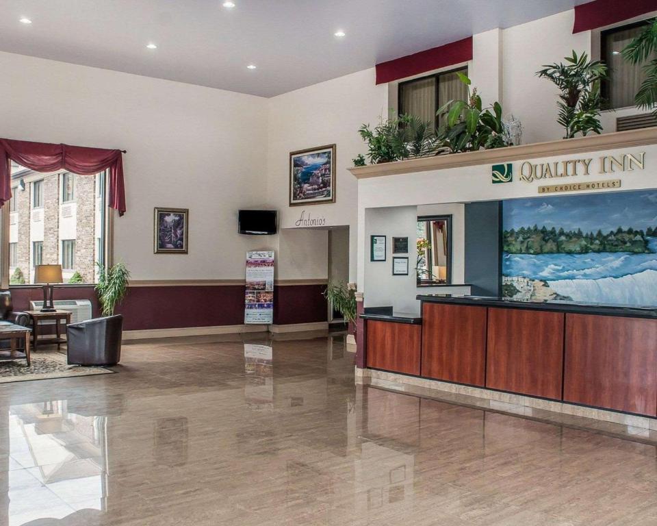 Lobby, Quality Inn in Niagara Falls (NY)